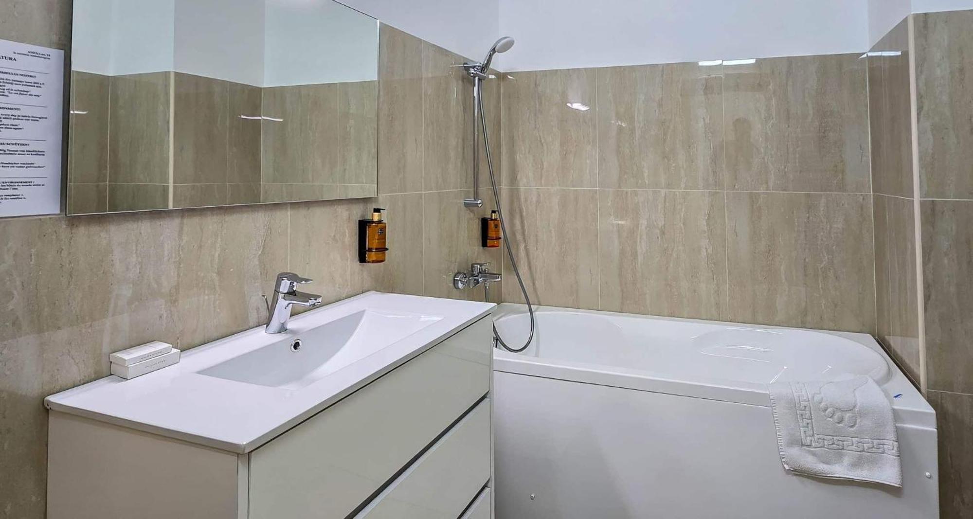 Focşani Green Park Boutique Hotel מראה חיצוני תמונה