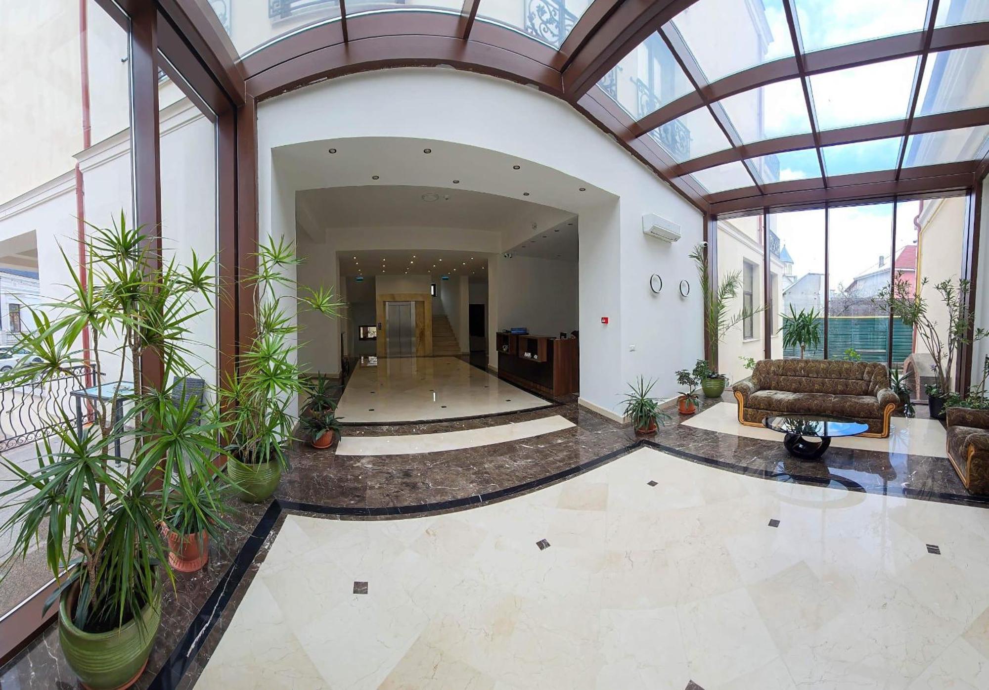 Focşani Green Park Boutique Hotel מראה חיצוני תמונה