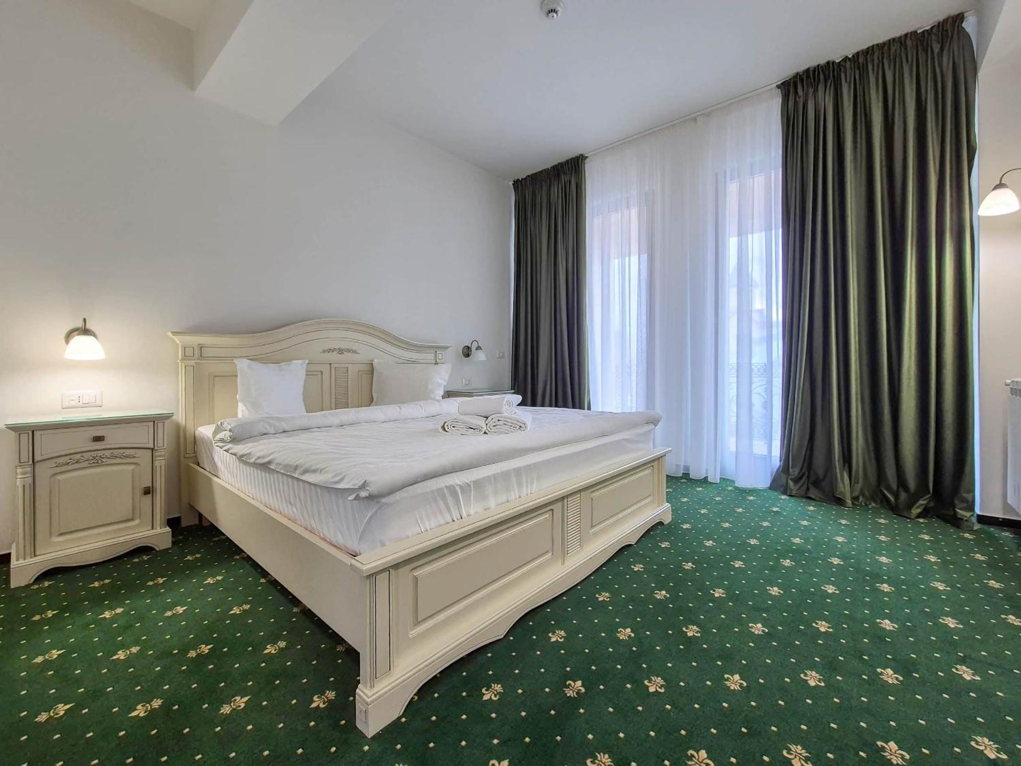 Focşani Green Park Boutique Hotel מראה חיצוני תמונה