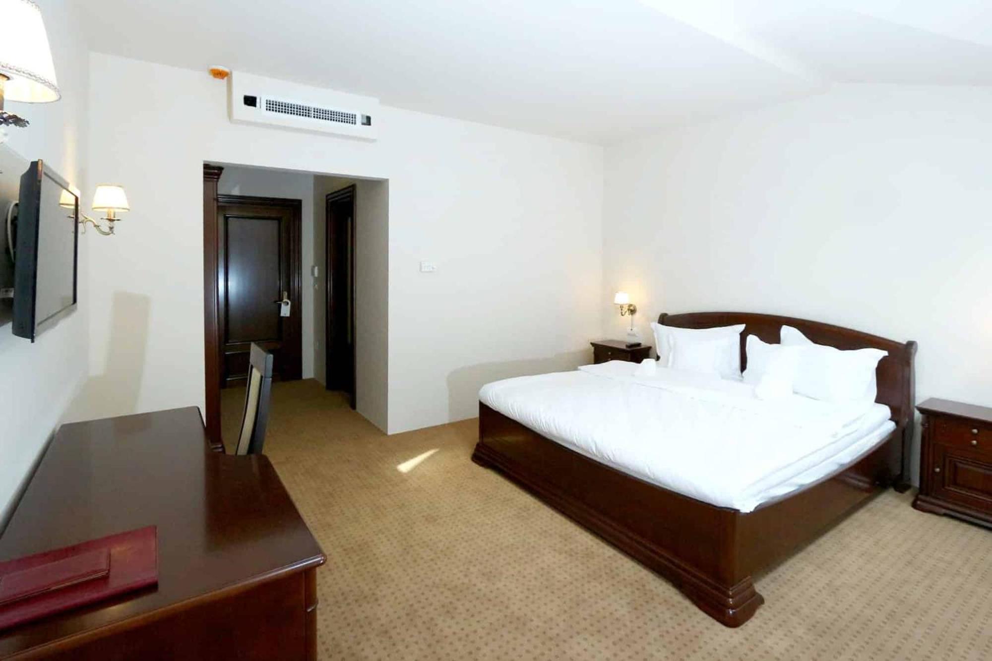 Focşani Green Park Boutique Hotel מראה חיצוני תמונה