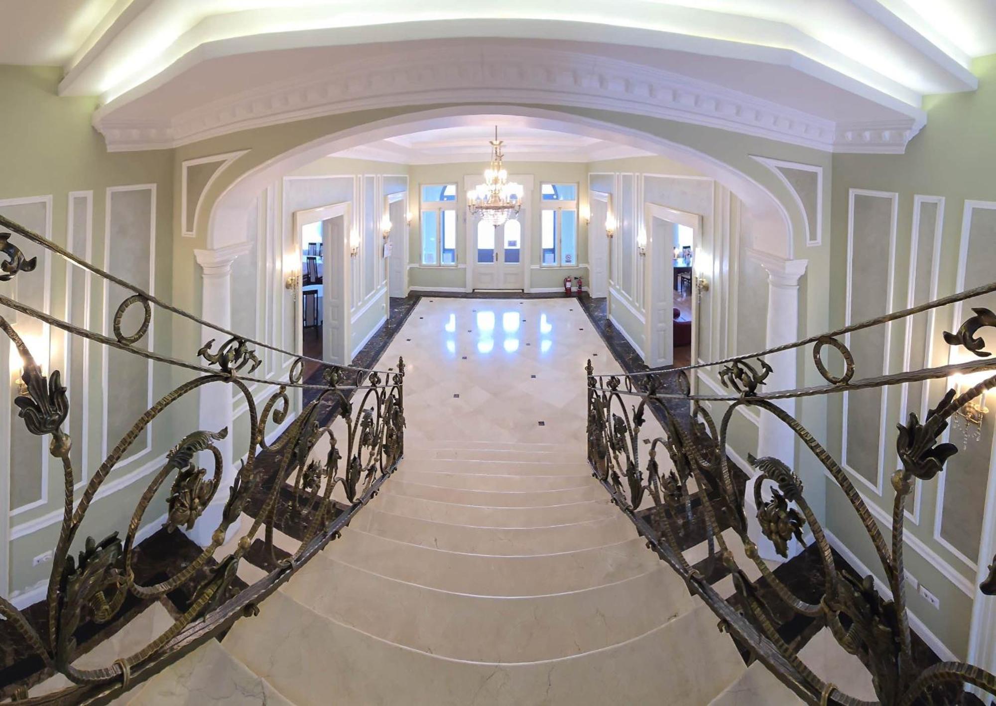 Focşani Green Park Boutique Hotel מראה חיצוני תמונה