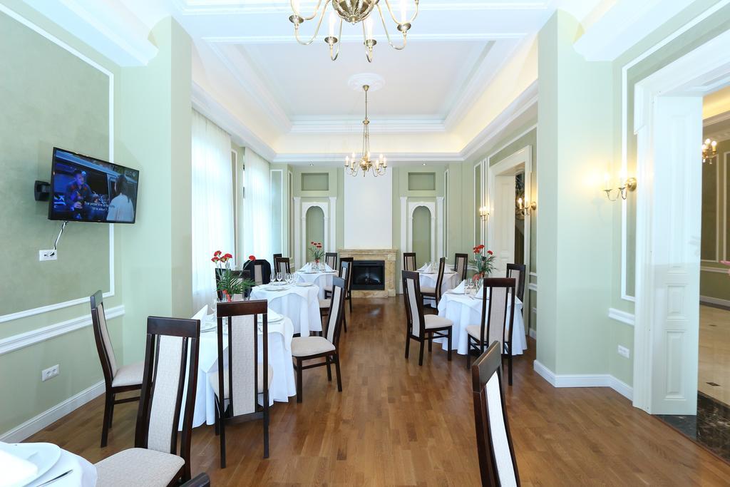 Focşani Green Park Boutique Hotel מראה חיצוני תמונה